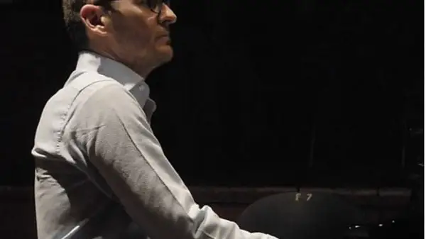 Al teatro San Carlo una serata che tocca l'anima della Storia