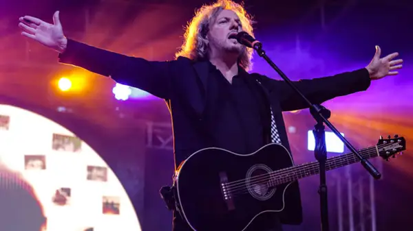 Massimo Di Cataldo torna a celebrare trent'anni di emozioni