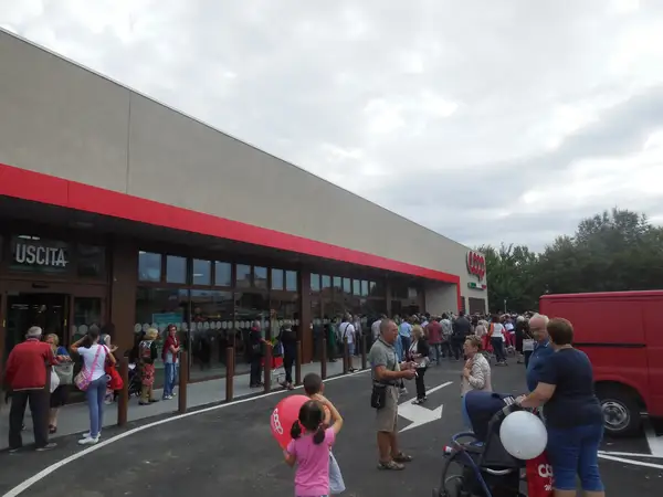 Furto sventato alla Coop di Carpi: decisiva l'azione di una commessa coraggiosa