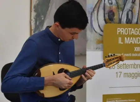 Mandolino francese a Modena: la musica vince tutto
