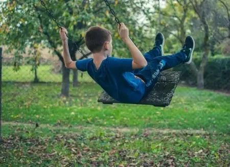 Antenna nel parco: battaglia a Don Venturelli