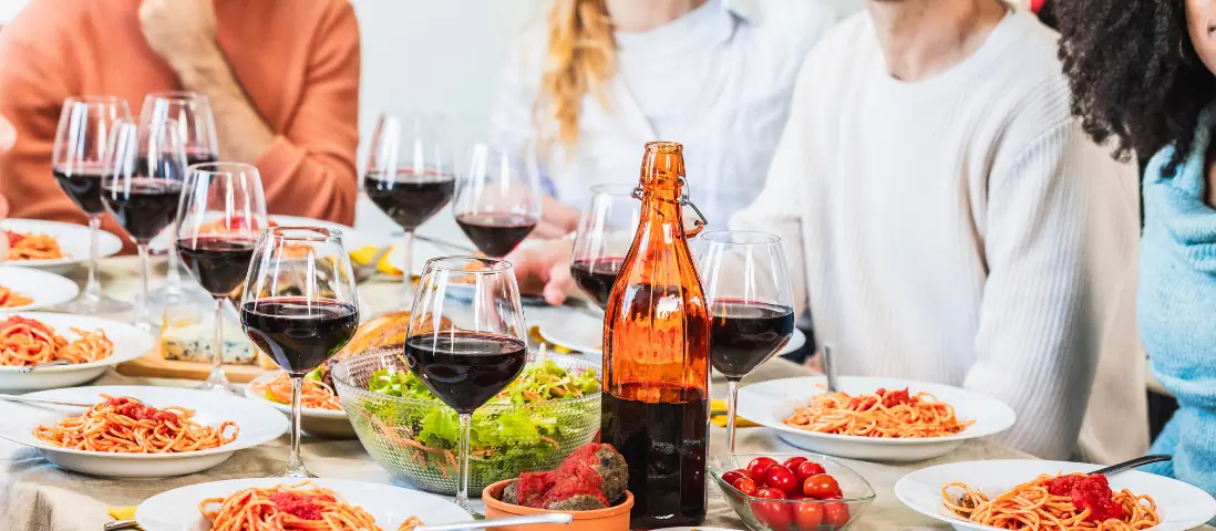 A Santa Croce si torna a tavola per Ottobre Rosa: due weekend di cene e pranzi targati A.M.O.