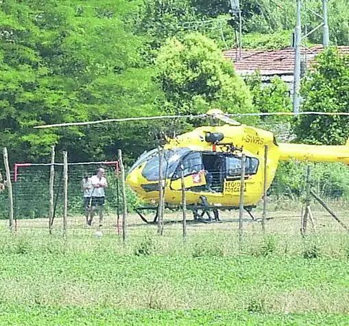 Ore nel fossato, poi il miracolo di un passante: 17enne in condizioni disperate alla vigilia di un'altra tragedia sulla Romana Nord