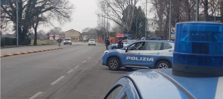 Carpi blindata per un giorno: 111 persone identificate nel blitz anticrimine della Polizia di Stato