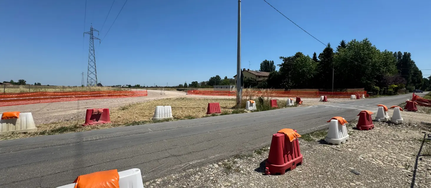 Bretella di Fossoli, rotonda riaperta al traffico: cantieri in pausa fino al 24 agosto