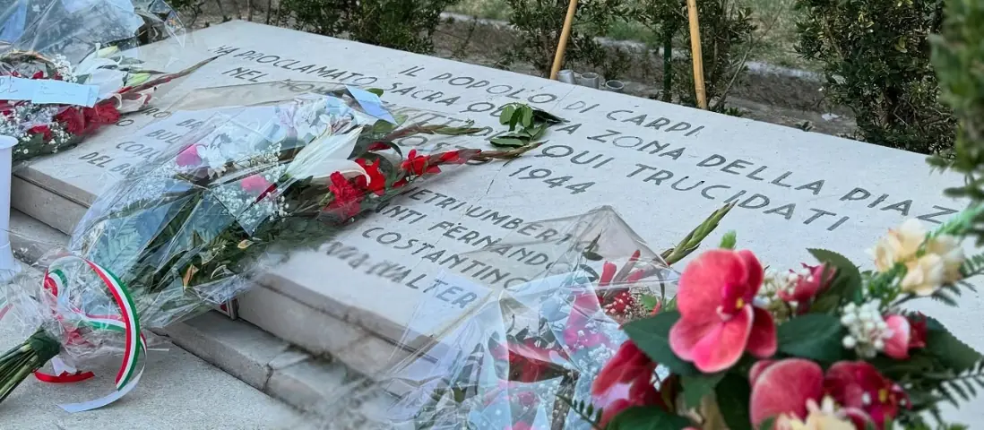 Sedici vite spezzate sul selciato: Carpi non dimentica l'eccidio di Piazza Martiri