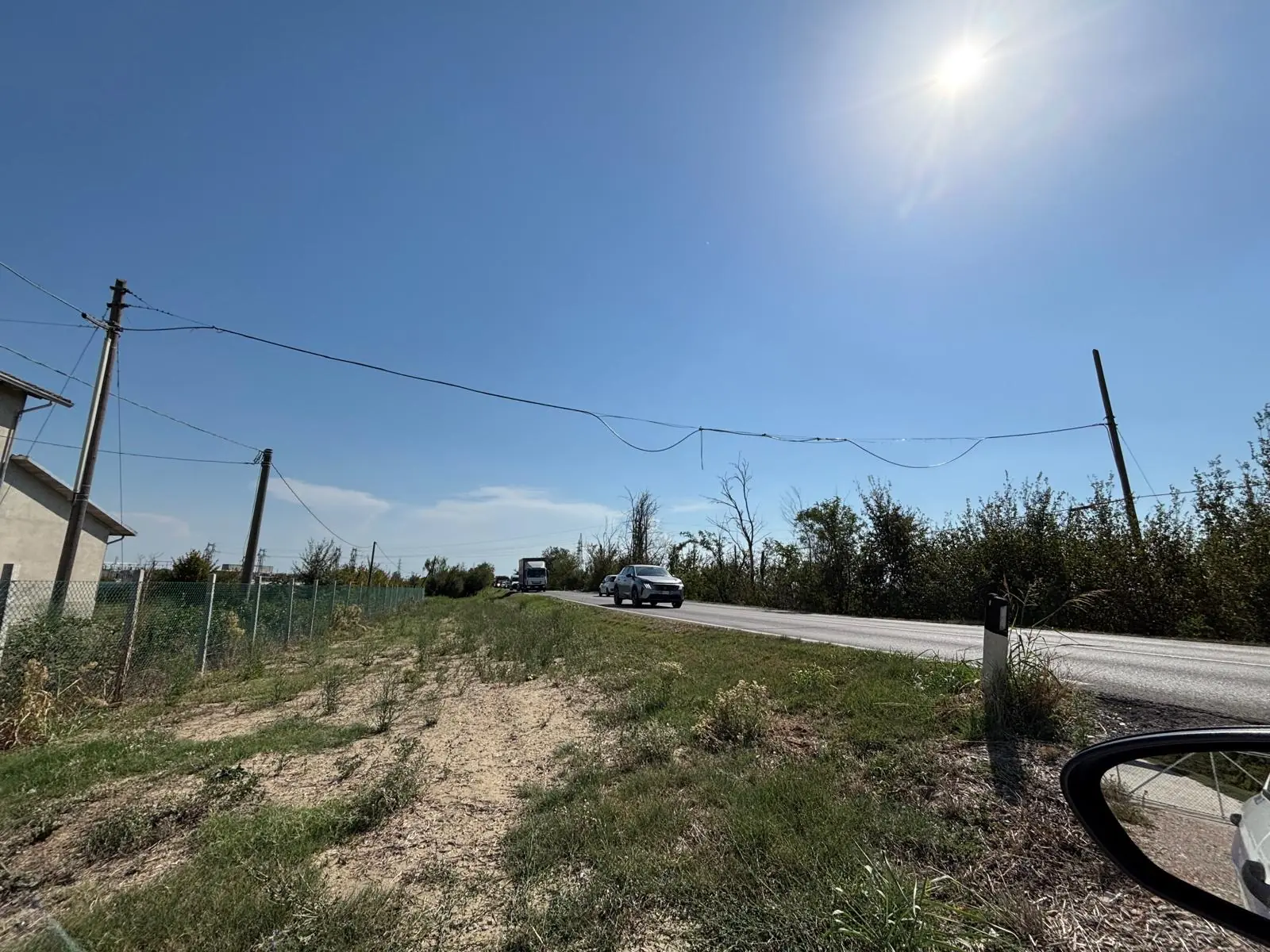 Filo della telecom cede sulla Romana Nord: intervento in corso per la messa in sicurezza