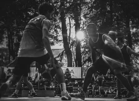 Quindici anni di pallacanestro sotto gli alberi: il Carpi Madness torna al Parco delle Rimembranze