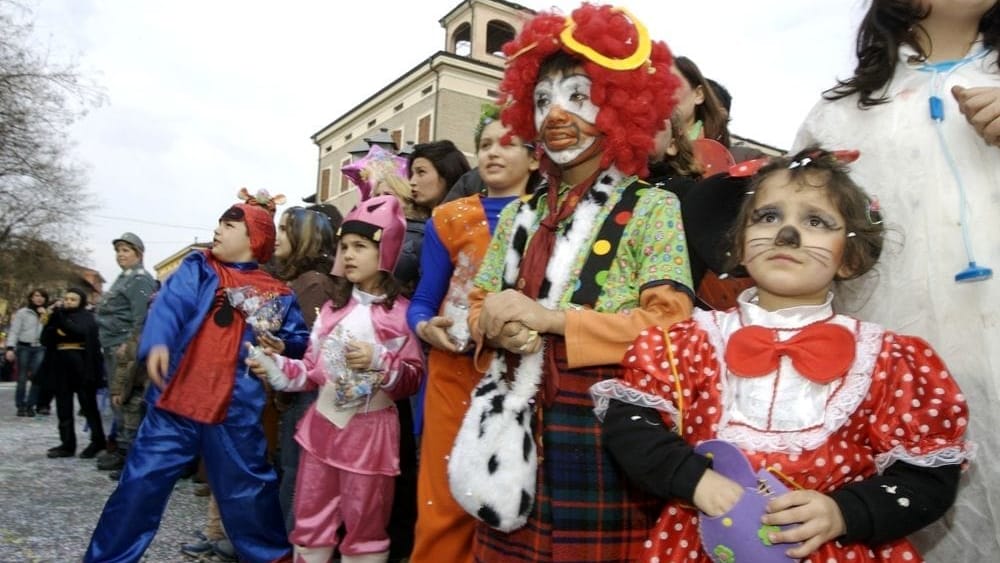 Cavezzo scende in piazza: Carnevale, chiacchiere e maschere d'oro