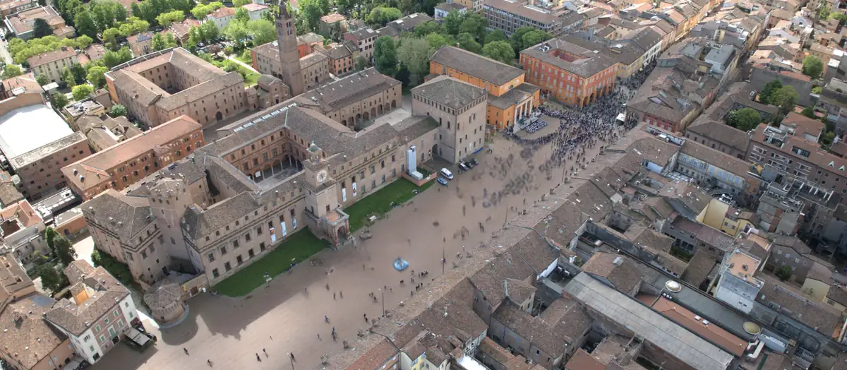 Ottant'anni di Repubblica, Carpi celebra in piazza Martiri tra memoria, tricolore e le donne che scrissero la Costituzione