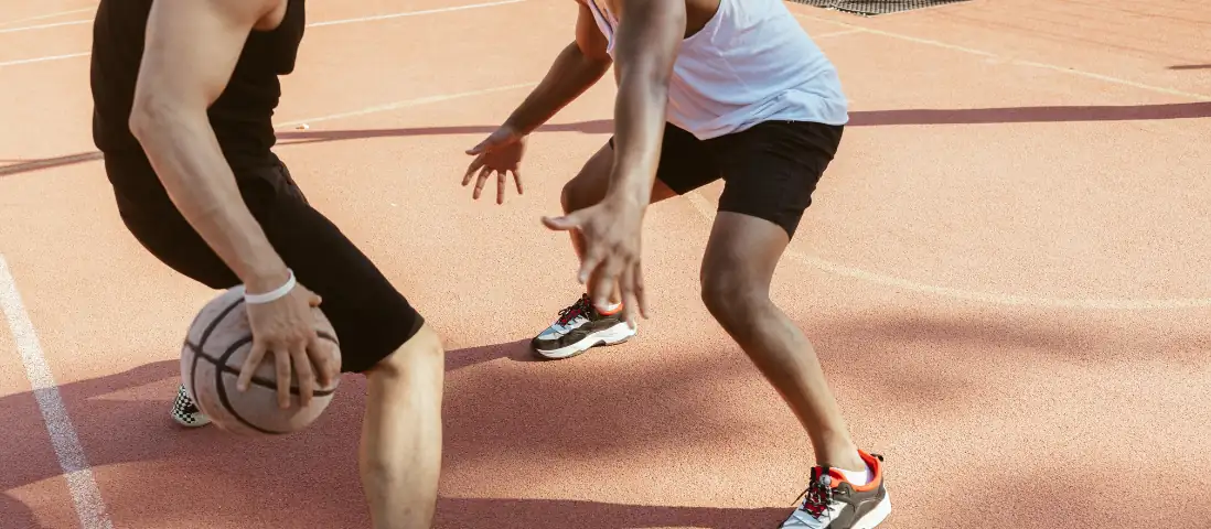 Prime Hoops: otto squadre per la gloria del basket