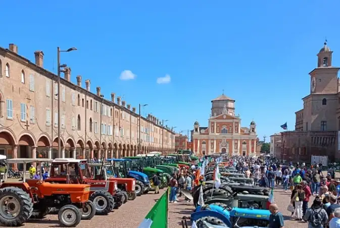 Motori lenti, cuori veloci: i trattori vintage tornano a conquistare Carpi