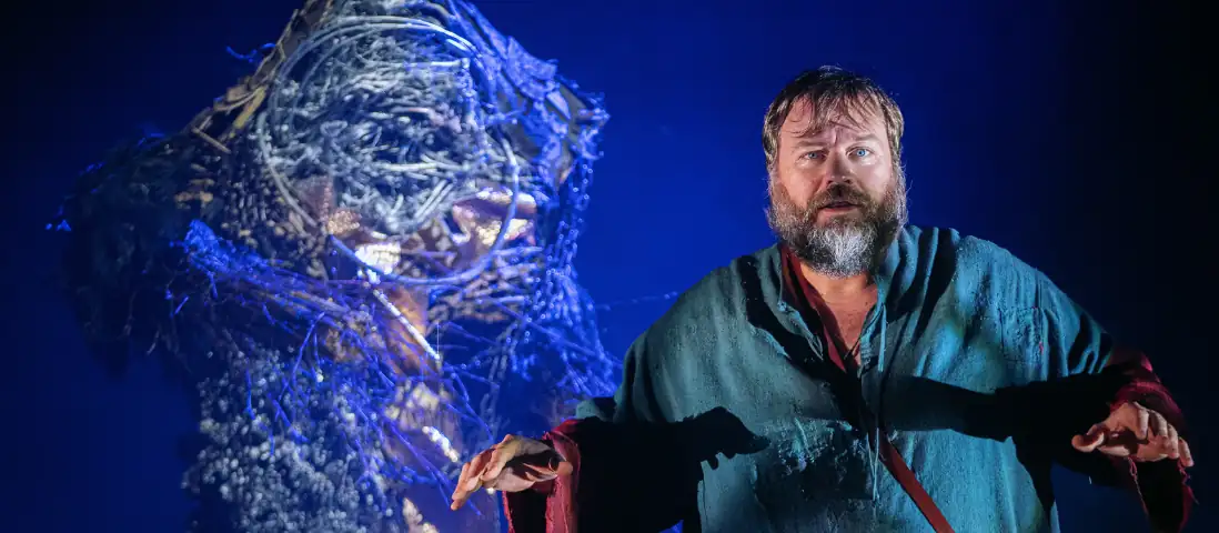 Fresi sul palco del Comunale: filosofia e risate