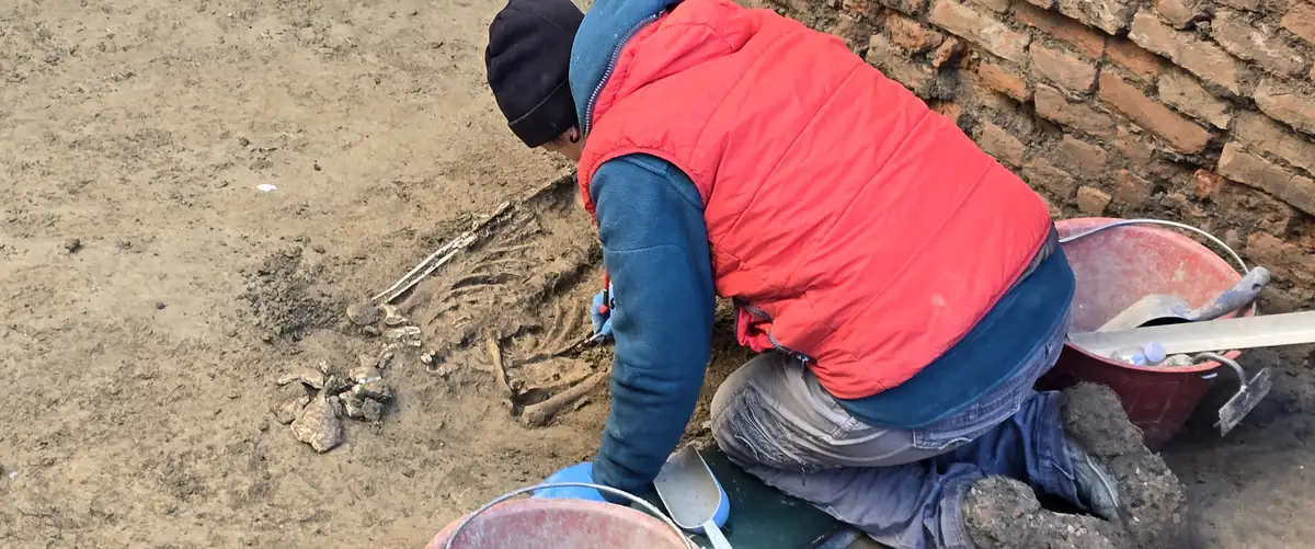 Torre Civica: scavi rivelano resti storici