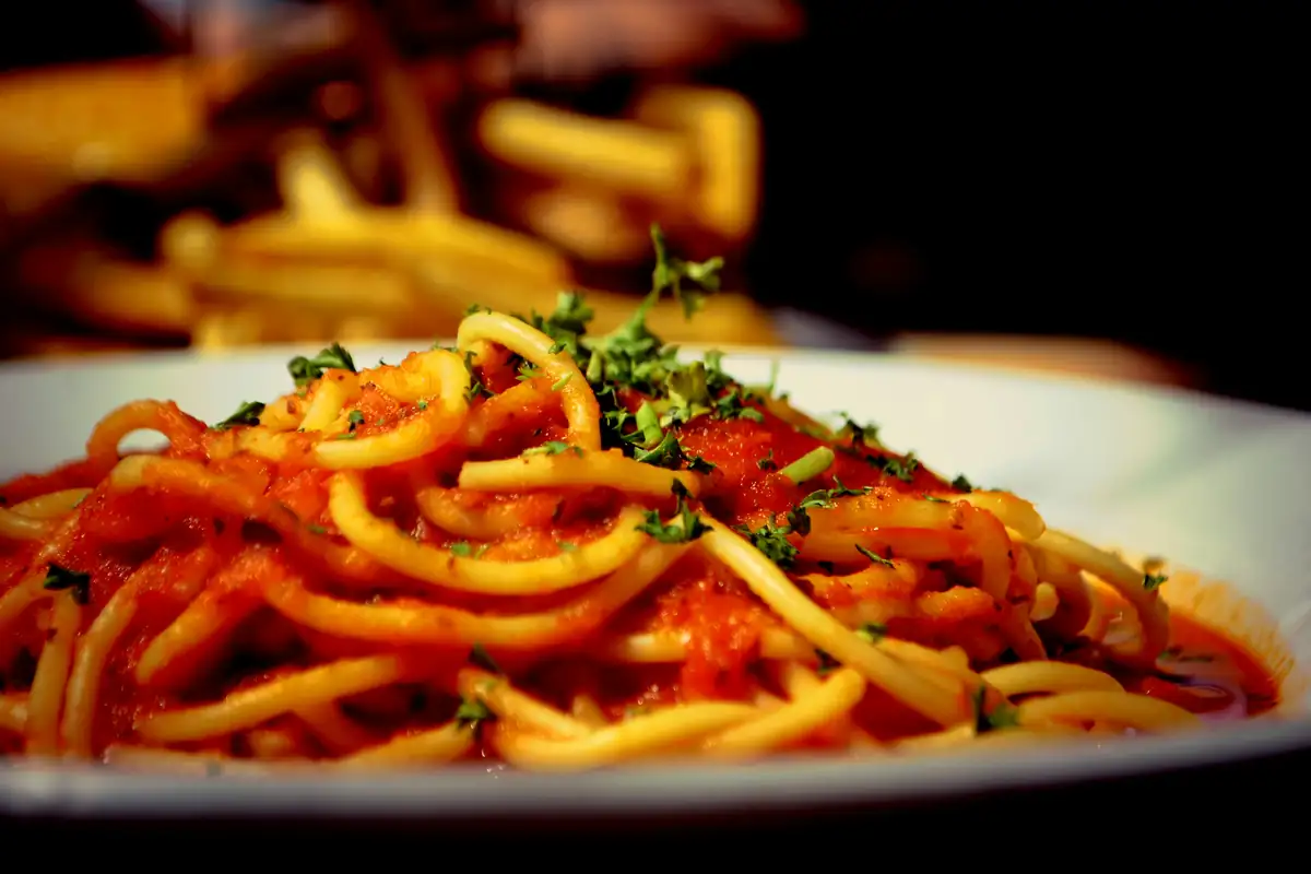 Torna "Insieme a tavola": domenica 24 maggio il pranzo solidale apre le porte dell'oratorio Sassola