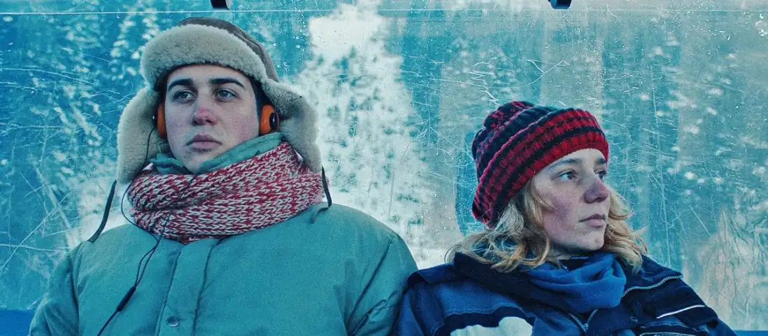 Prima all'Ariston: fratelli, soldi e un cane scomparso