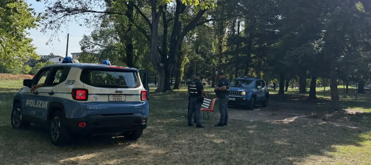 Controlli straordinari a Carpi: 90 persone identificate. Setacciati centro, parchi e Cibeno-Pile
