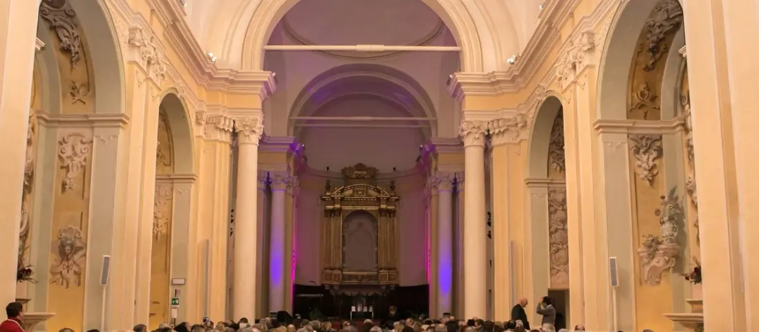 De André riempie San Rocco: Flexus e Corale Savani insieme per l'Università Gasparini