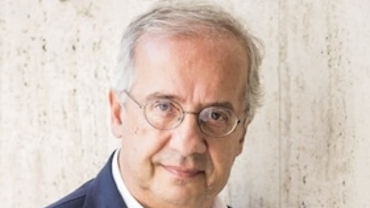 Il giallo di Veltroni arriva a Modena: investigare non è mai stato così divertente