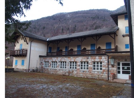 Il destino della colonia di montagna in bilico tra ricordi e realtà