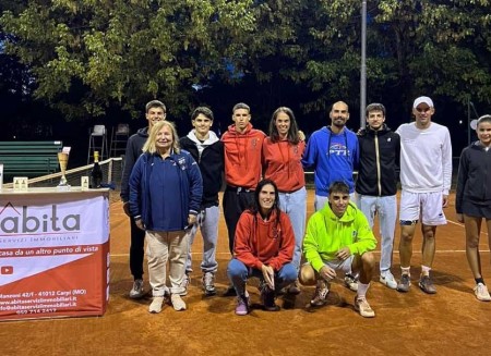 Il tennis carpigiano sa ancora stupire: la maestria di casa vince in famiglia
