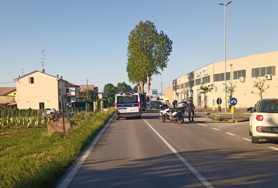 Incidente sulla Provinciale Modena: traffico rallentato all'incrocio con Via Torino