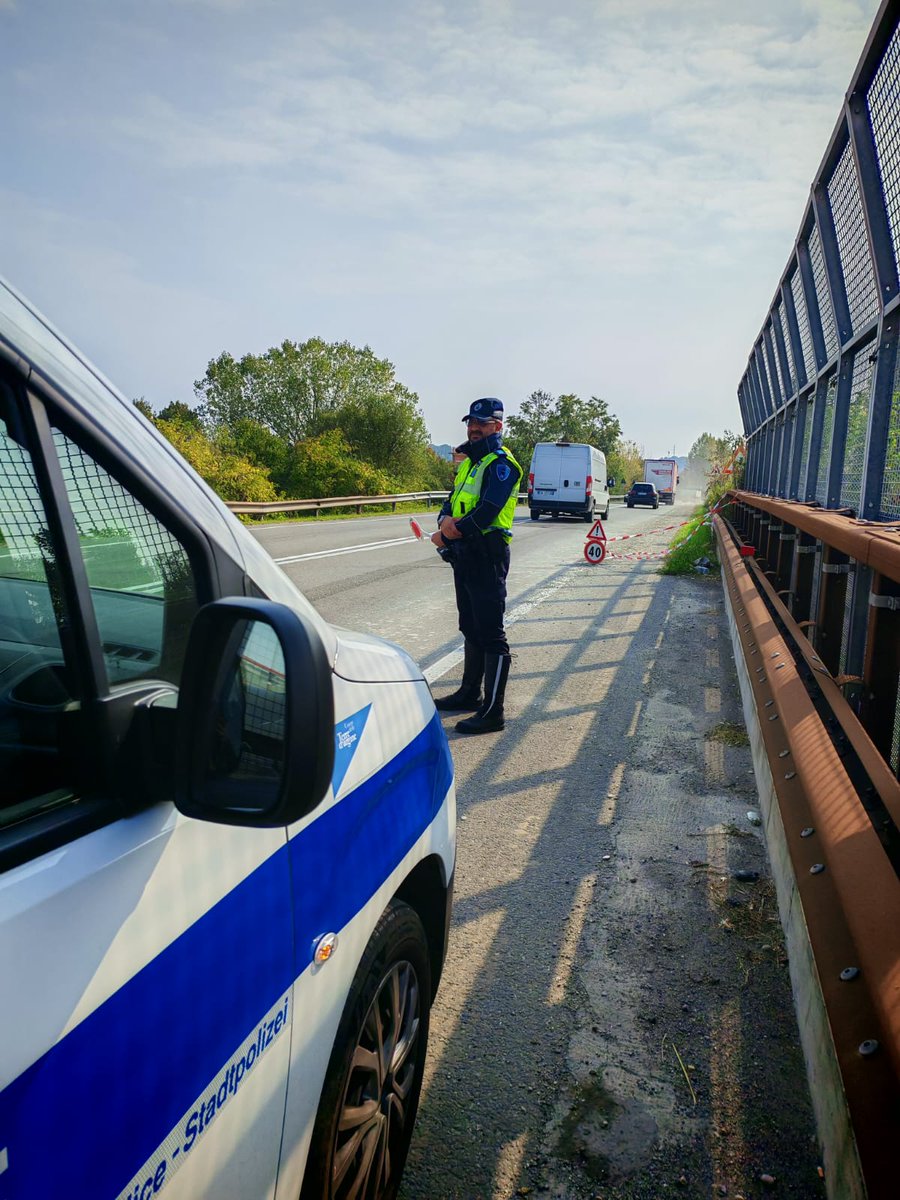 Incidente sulla via Guastalla, perdita di carico blocca il traffico