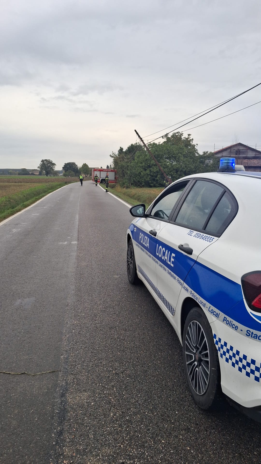Intervento di sicurezza in via Chiesa Cortile: palo telefonico pericolante messo in sicurezza