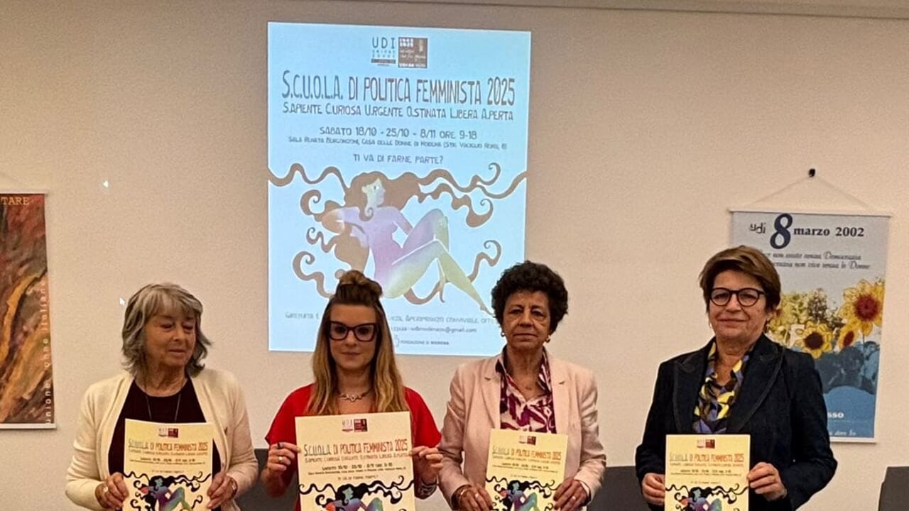La Rivoluzione Rosa Approda a Modena: Quando il Femminismo Torna sui Banchi di Scuola
