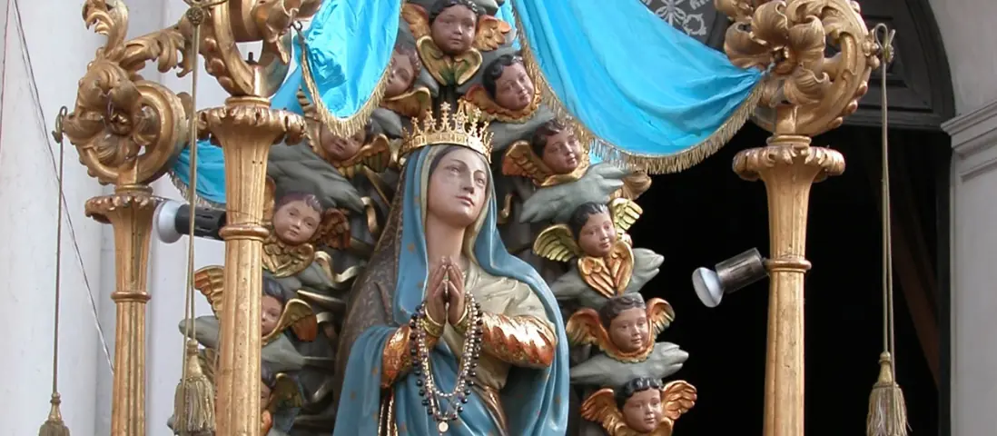 L'Assunta torna a passeggio per Carpi: processione, cori e banda per la festa più attesa dell'estate