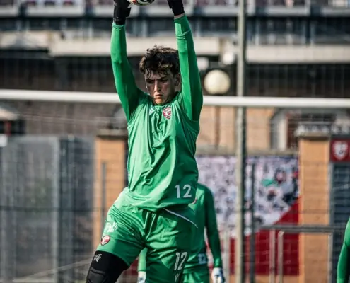 Pasin saluta il Carpi: il giovane portiere spicca il volo verso Gozzano