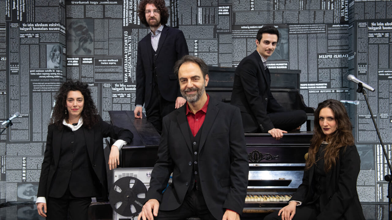 Marcorè riaccende la magia di Gaber al Teatro Storchi