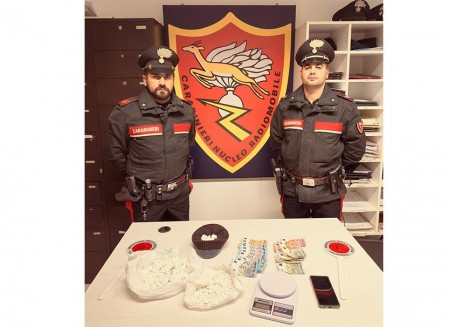 Mezzo chilo di cocaina nel cuore di Carpi: quando il centro storico diventa teatro di traffici