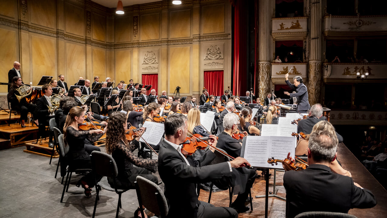 Modena riaccende la magia del nuovo anno con i valzer