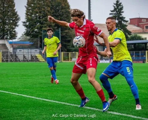 A Crema il Carpi si sveglia troppo tardi: la doppietta di Corti vale il 2-1 della Pergolettese
