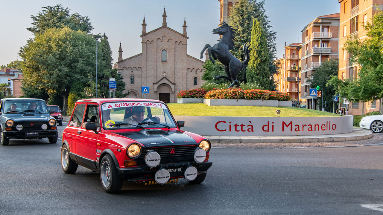 In piazza con il Mito: le Autobianchi A112 invadono Maranello per l'ottavo raduno internazionale