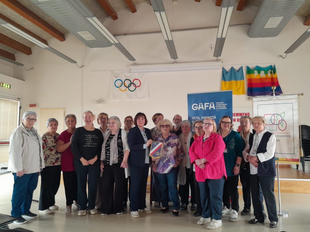 Un pomeriggio a Limidi per dire grazie a chi non molla mai: il Lions e la Fondazione Cassa di Risparmio abbracciano le famiglie dell'Alzheimer