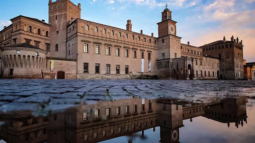 Tra portici e misteri: il Palazzo dei Pio svela i suoi segreti