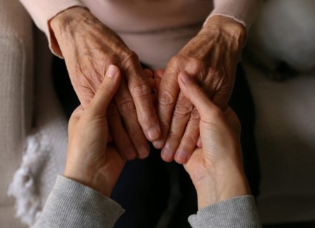 Quando l'amore non basta: a Carpi torna il corso per caregiver