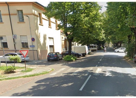 Rissa all'alba in viale Garagnani, la politica si divide sulla sicurezza