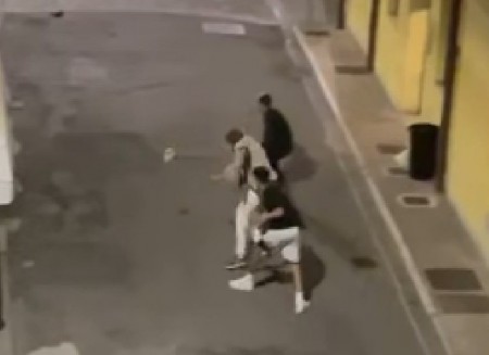 Rissa notturna in centro: quattro giovani nei guai