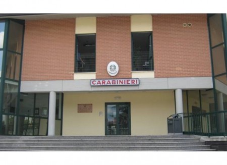 Settantenne carpigiano con la pistola finta: "Era solo per difendermi"