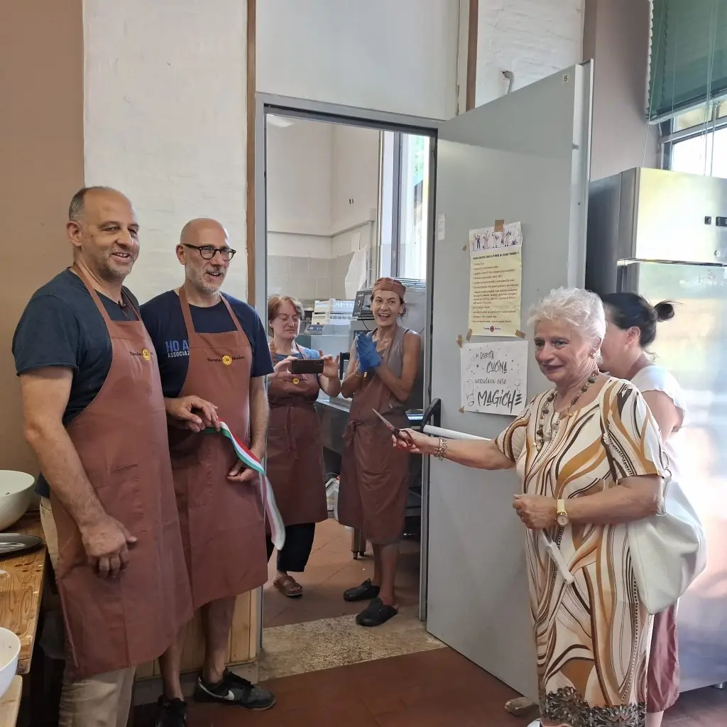 Dodici mila pasti e una cucina nuova: Tavola Amica cresce con il cuore di Carpi