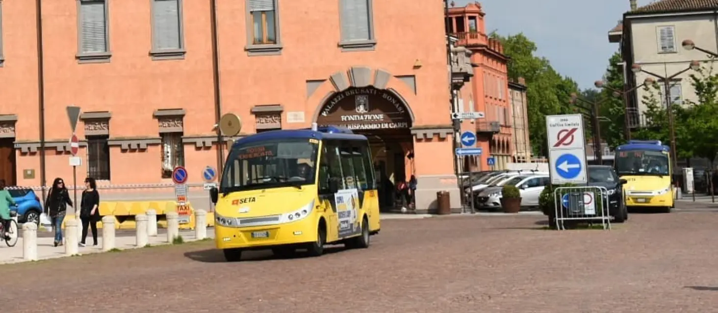 Bus e studenti, Carpi batte i pugni: «I ritardi non possono diventare la normalità»