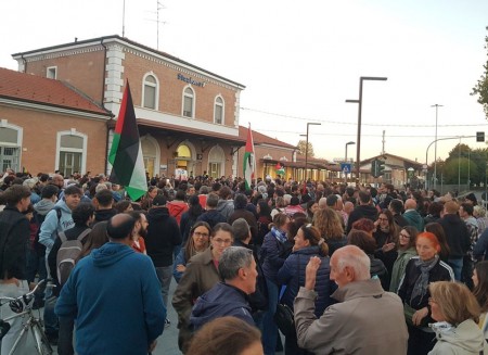 Un equipaggio di terra che non naviga ma protesta
