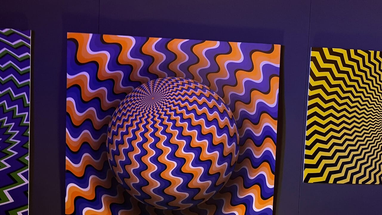Un Viaggio nell'Impossibile: Quando l'Arte Gioca con la Mente all'Ex Embassy