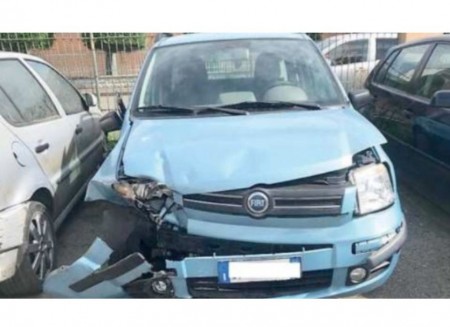 Una Panda distrutta e una città che cerca risposte