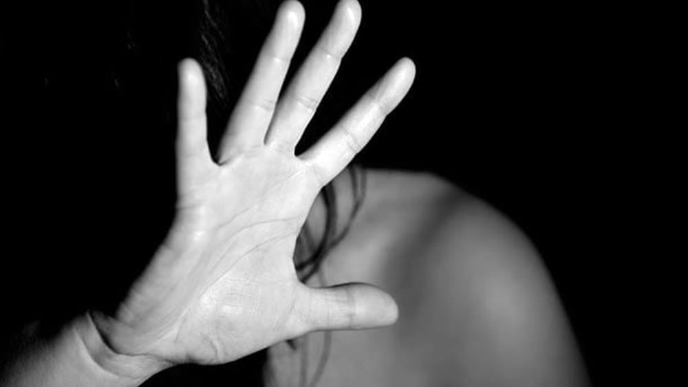 Una serata che tocca il cuore: arte contro la violenza al Politeama