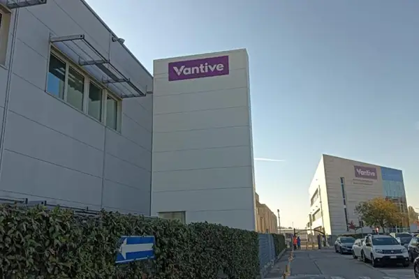 Gambro in vendita: stabilimento di Medolla nel mirino, sindacati in allarme per il futuro dei lavoratori