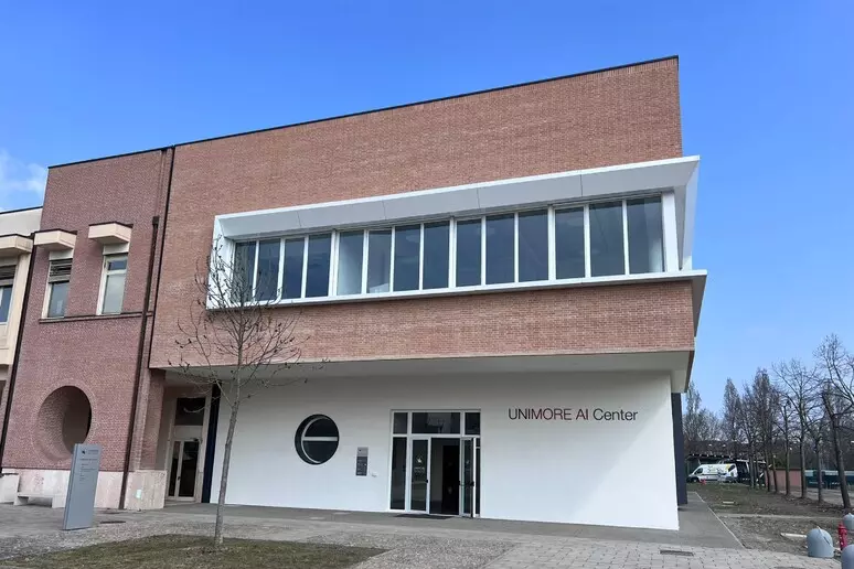 Modena inaugura il futuro: apre il centro AI da 3 milioni